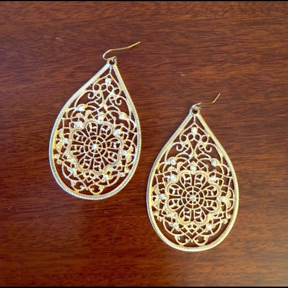 Earrings - Picture 4 of 7